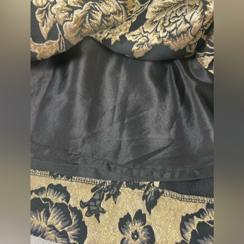 Gracia Shiny Gold and Black Floral‎ Flare Skirt Size Small NWT - Picture 8 of 9